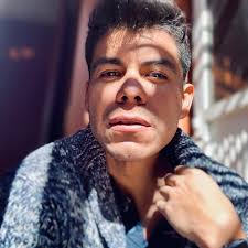 Piensa en lo lejos que has llegado, no en lo que nos falta por recorrer.  Quizá no estemos donde queremos estar, pero tampoco estamos donde comenzó  2020. Deseo que tengas un feliz