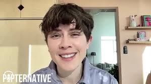 Tegan and Sara: Spirit in Tegan's house, Sara getting punched (Subtitulado  en español en CC)