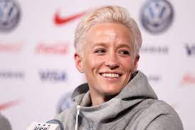 Check spelling or type a new query. Verlobt Us Kickerin Megan Rapinoe Macht Freundin Antrag Promiflash De