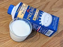 森永乳業 premiil プレミル レビュー 脂肪カット たんぱく質強化牛乳 bluezzly プロテインドリンク たんぱく質 プロテイン
