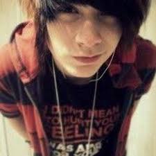 AXEL TRISTAN EVANS (@AXEL_EMOBOY)