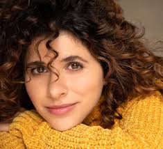 Happy Monday 💛🌼 💄📸 Amazing work by @laurengottmakeup and  @danapatrickphoto 🙏🏼 #actorheadshots #newheadshots #actressheadshot  #actorlife #laheadshots #acting #israeligirls #headshots #actingheadshots