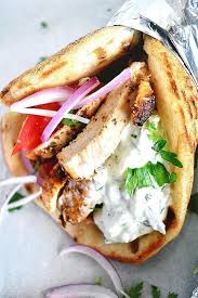 Recette De Gyros Au Poulet Avec Sauce Tzatziki Nouvelles Idees Gyros Idees Nouvelles Poulet Recette Sauce Tzatziki New En 2020