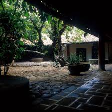 Geoffrey Bawa Architect Ena De Silva Residence Cinnamon Gardens Colombo Architect Cinnamon Garden Outdoor Decor