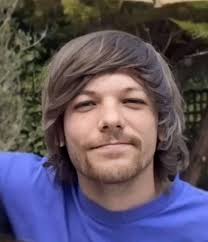 Louis tomlinson from one direction has gained a great deal of popularity due to his every changing hair styles. Our Lou Recently With Long Hair Louis Tomlinson Follow Your Dreams Facebook