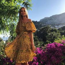 Hotelul este pozitionat pe promenada de la malul m?rii , la doar 30 de metri de plaja cu nisip a m?rii negre, acest hotel ofer? Schlosshotel Kronberg Luxusurlaub Mit Diana Feeling Gala De