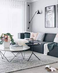 Pareti color tortora 25 idee per diversi ambienti. Abbinare Il Grigio Alle Pareti Parete Salotto Grigio Chiaro Salotti Minimalisti Pareti Grigio Chiaro Salotto Grigio