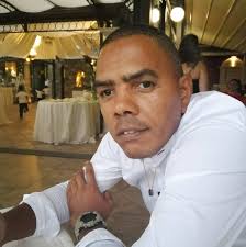 Tus muertos vivirán; sus cadáveres resucitarán. ¡Despertad y cantad,  moradores del polvo! porque tu rocío es cual rocío de hortalizas, y la  tierra dará sus muertos. Isaías 26:19