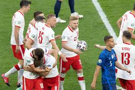 Porażka ze słowacją stawia nas w bardzo trudnej sytuacji przed kolejnymi meczami z hiszpanią i szwecją. Kagdepoetibvpm