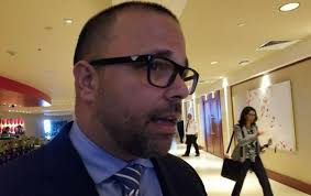 Instisten en facilitar la obtención de permisos a los comerciantes