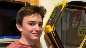 A 13-year-old responds to the threat to honey by printing a beehive for  40,000 bees