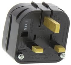 Powerconnections Italy To Uk Mains Connector Converter Rated At 10a
