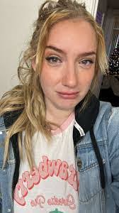 Alli Morrow's Instagram, Twitter & Facebook