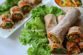 500g plain flour/tepung serba guna 450ml air/water 1sdt garam/salt resep kulit lumpia bahan bahan popia basah bahan sayur 2 ulas bawang putih carot sengkuang bahan sos 10 tangkai. Popia Basah Resipi Citarasawan Makanan Memasak Makanan Dan Minuman