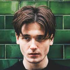This is a video tiktok eboy middle part hair may be you like for reference. 30 Best Curtains Hairstyles For Men 2021 Guide