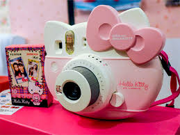 Everyone's favorite hello kitty is now an instax mini! Instax Mini 90 Cute Polaroid Cameras