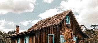 Berkesan futuristik dan modern, atap jenis ini akan membuat rumah terlihat berbentuk persegi dan mungkin anda bisa menerapkan model atap miring ini karena model ini berkesan modern dan dekorasi mandi minimalis. 5 Desain Rumah Kayu Dari Berbagai Negara Mana Favorit Kamu Crona