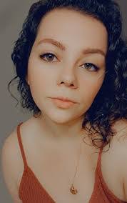 Amanda Achterberg's Instagram, Twitter & Facebook