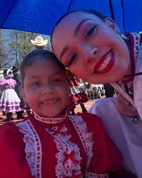 Aprecien, por favor, esta señora foto tomada por @palomasblancasmx ❤️ Hoy  me dio nostalgia al recordar… 🥲 Muchísimas gracias, @bere.arrzam y Angie  🥺 las quiero mucho