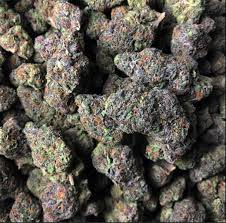 Lemon gelato is an indica dominant hybrid strain that connoisseurs of smell and taste can delight in. Gelato Aka Gelato 42 Larry Bird Marijuana Strain Information Leafly