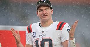 Patriots quarterback Drake Maye listed as limited with shoulder injury in projected  practice report - CBS Boston