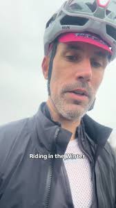 Cold rides don't have to be miserable, the right layers make all the  difference. This is exactly what I wear for winter cycling when  temperatures drop below 5°C ❄️🚴‍♂️ Staying warm isn't