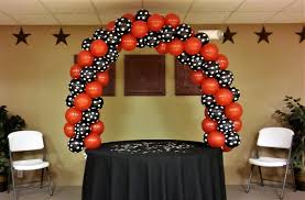 Casino Theme Table Balloon Arch What An Impact Party Rentals Pjs Rentals Rental Images Party Equipment Ev Balloon Centerpieces Balloon Arch Balloons