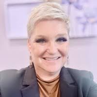 Carrie Harless's Instagram, Twitter & Facebook