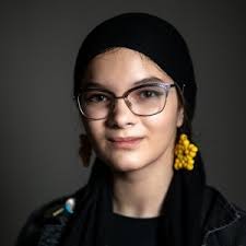 Eva Gipson's Instagram, Twitter & Facebook