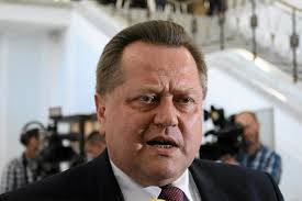 Zieliński coraz bliżej powrotu do rządzenia mundurowymi. Ma na niego czekać  stołek w MON