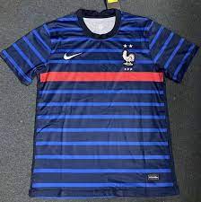 Comme le veut la tradition chez adidas, le maillot espagne euro 2020 sera disponible en mars, soit environ six mois plus tard que le maillot espagne euro 2020. Les Nouveaux Maillots France Euro 2020