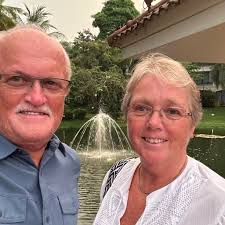 Danube cruise ship docking near parliament building?