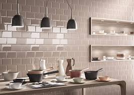 Renueva la cenefa y los azulejos de la cocina con vinilos decorativos. Como Cambiar Los Azulejos De La Cocina Sin Obras Paso A Paso