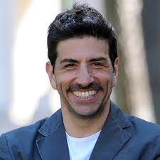 Nato a catania nel 1969, inizialmente aveva dedicato la propria vita agli studi. Claudio Castrogiovanni Attore Studio Cinema International Scuola Di Cinema Firenze