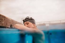 Dans le cadre de sa rééducation Johanna Nordblad Elina Manninen Documentary Green Water Production Professional Underwater Productions Underwater Underwater Photography Underwater Video
