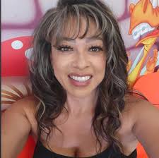 TERRIFYING VIDEO: Police have released dramatic video showing the moment an  Ohio school bus carrying 25 students overturned after it was hit by a Ford  Mustang that ran a red light. Police