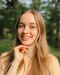 NATALIE🌱🌱 a good old morning shoot with natalie, the grass was definitely  dewy and the sun was out! stay tuned for more pictures of natalie in the  studio📸📸