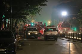 Lực lượng chức năng đã điều hàng chục xe chữa cháy tới hiện trường. Mkgjdsxgcwzu5m