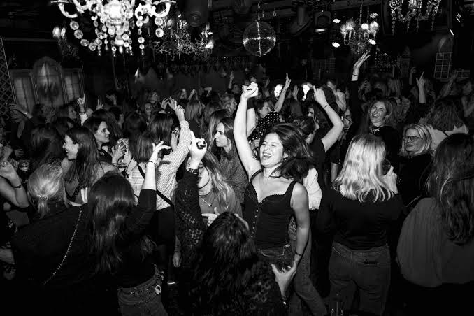 Inside Paris' Women's-Only Dance Club — That Sells Out
