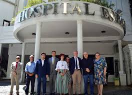 Dos ginecólogos, el doctor josé terrón del hospital vithas medimar. Rueda Y Miranda Visitan El Hospital Espanol De Rio De Janeiro