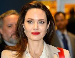 Hasil gambar untuk Angelina Jolie