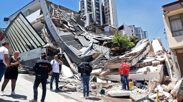 Un fuerte terremoto de magnitud 7,4 golpea Colombia, causando decenas de muertos e importantes daños materiales - BBC News Mundo