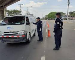 Habitaciones y precios disponibles en la actualidad. Tres Meses De Suspension De La Licencia Al Conductor Que Viole La Cuarentena Emisora Online Am Original 1180 Voz De Dos Mares Provincias Centrales Santiago Veraguas Panama