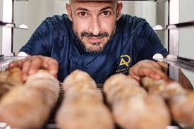 Il sogno di Antonio: lasciare il posto fisso per produrre pane artigianale,  sostenibile e di qualità