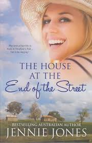 The House at the End of the Street : Jones, Jennie: Amazon.com.au: Books