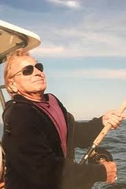 Le bonus c'est que j'ai pu remonter sur scène. Salvatore Anthony Adamo Campbell River Mirror