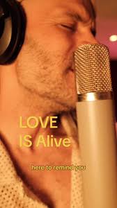 Alain Clark (@alainclarkofficial)