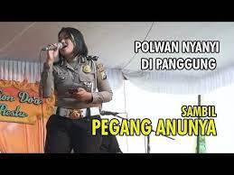 Ketika Polwan Nyanyi Di Acara Nikahan Mantan Cocomusic Youtube Bernyanyi Lagu Acara Pernikahan