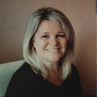 Eva Reda's Instagram, Twitter & Facebook