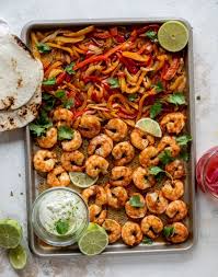 Sheet Pan Shrimp Fajitas Rezept In 2020 Rezepte Gemusegerichte Garnelen